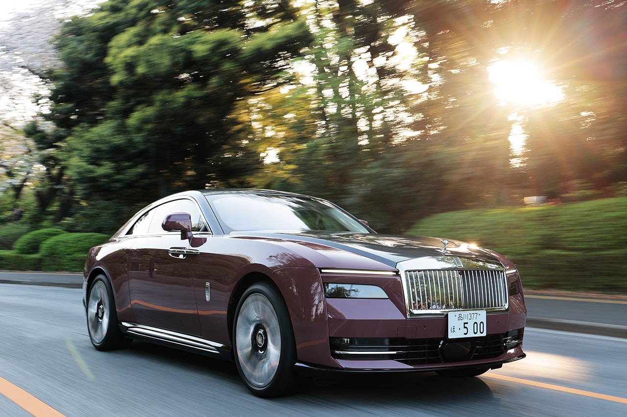 Rolls-Royce Spectre Test Drive Review Photos Purple Luxury Quiet Still Comfort Driver Passenger Solid新たなる魔法の絨毯ロールス・ロイス スペクターを都内で駆る 